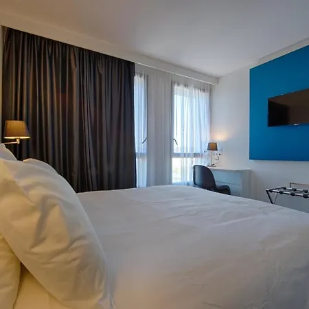 Hotel Nex 3*